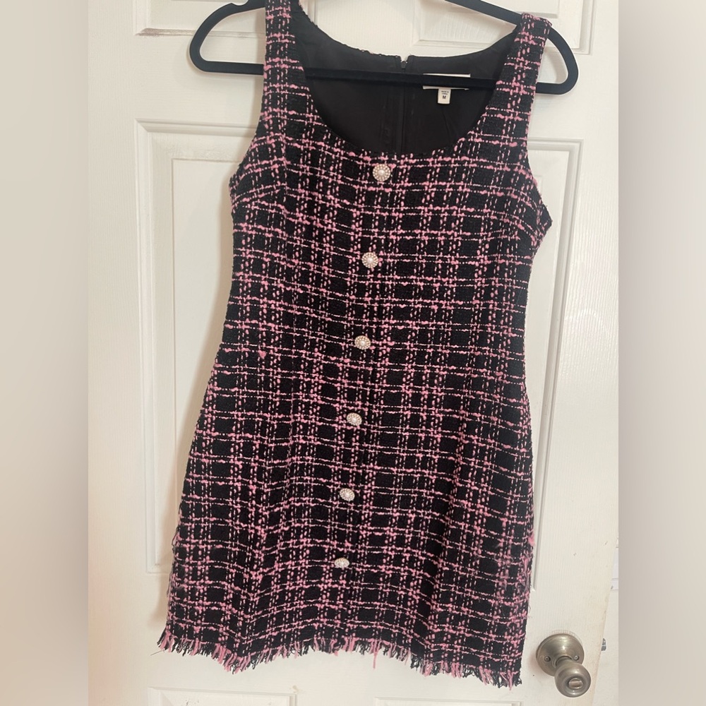 Super cute twill pattern dress :)